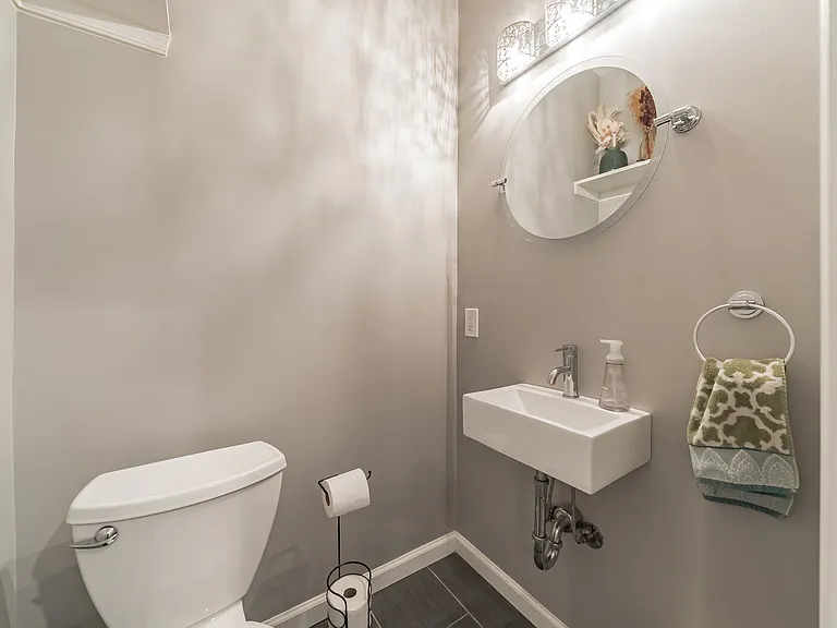 1327 S 9th St — Photo 9