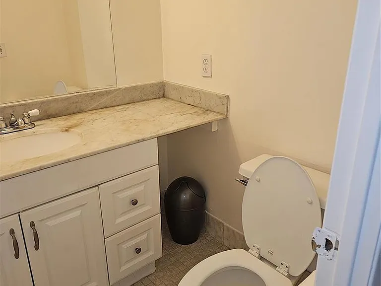 2750 NE 183rd St #1101 — Photo 3