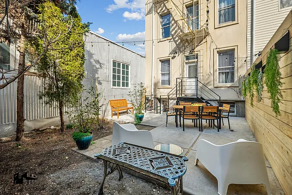 Rented by Compass | media 23