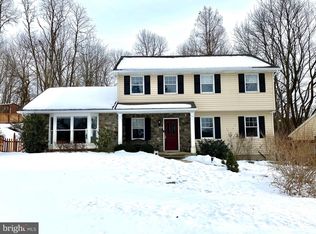 2076 Needhammer Rd, Pottstown, PA 19464