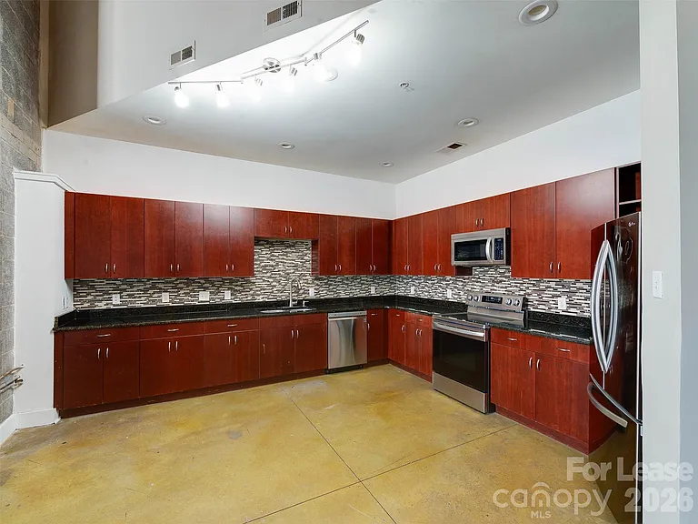 927 Westmere Ave — Photo 10