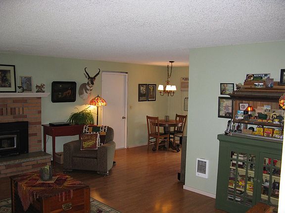 Living Room to Dinnig Area