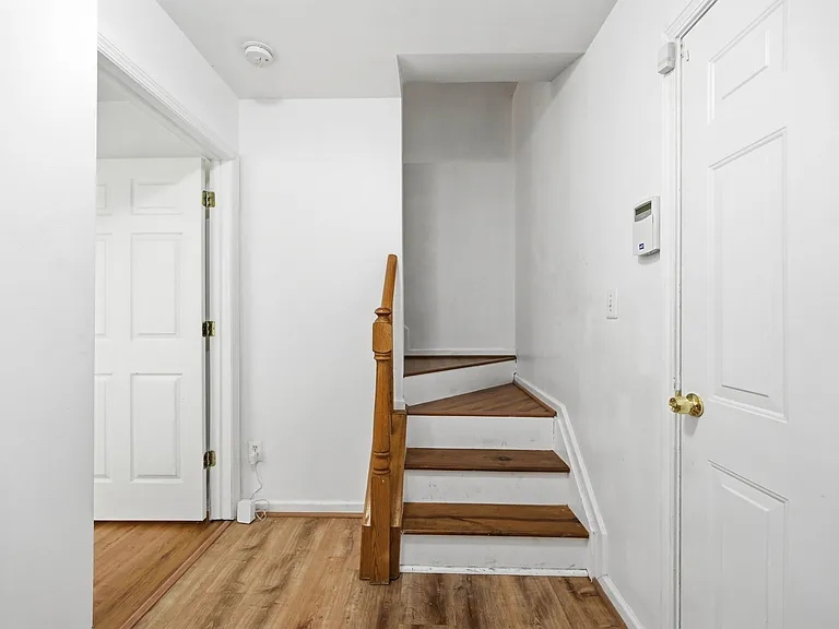 216 Barringer Dr — Photo 6