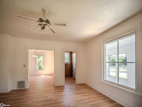 3rd image of 546 S 4th St