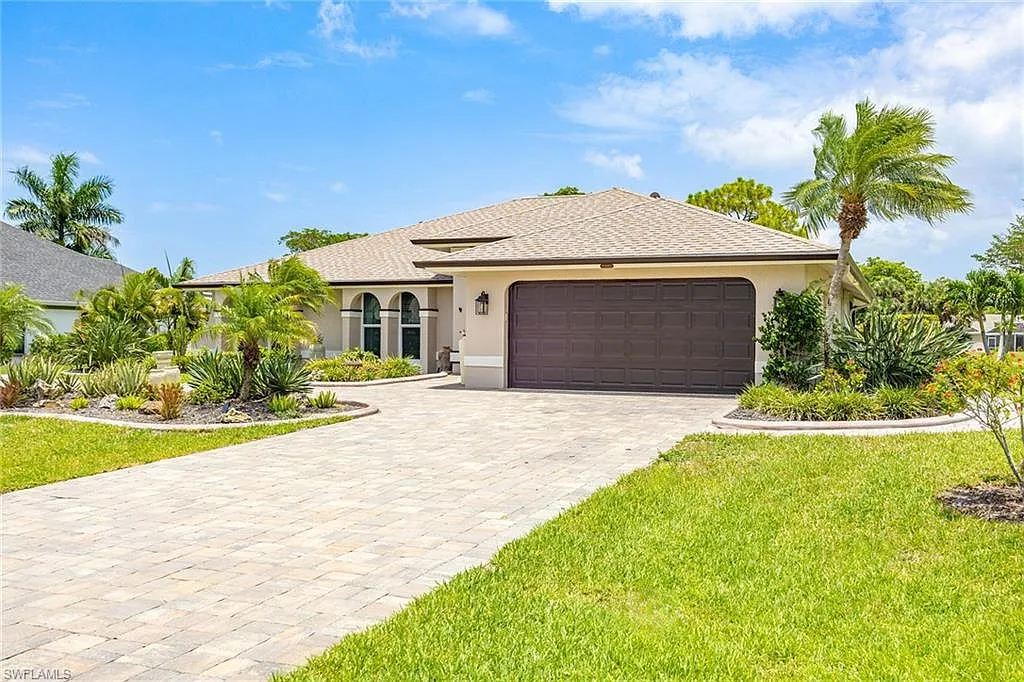 3 bed, 2.0 bath, 1809 sqft, $10,000 — Photo 2