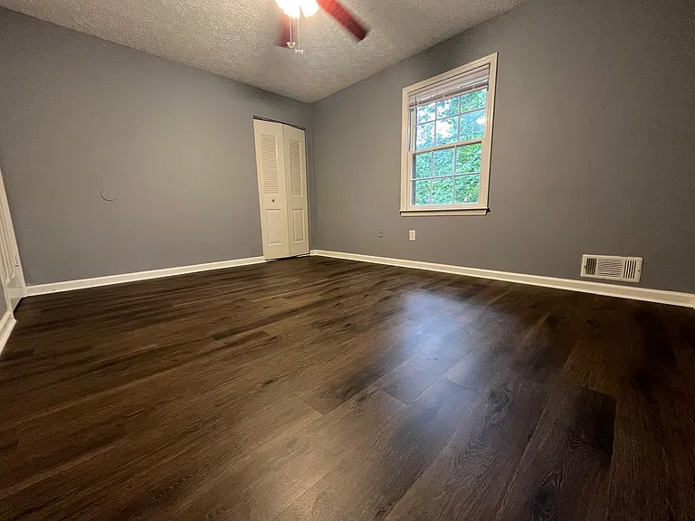 255 Jockey Club Dr — Photo 3
