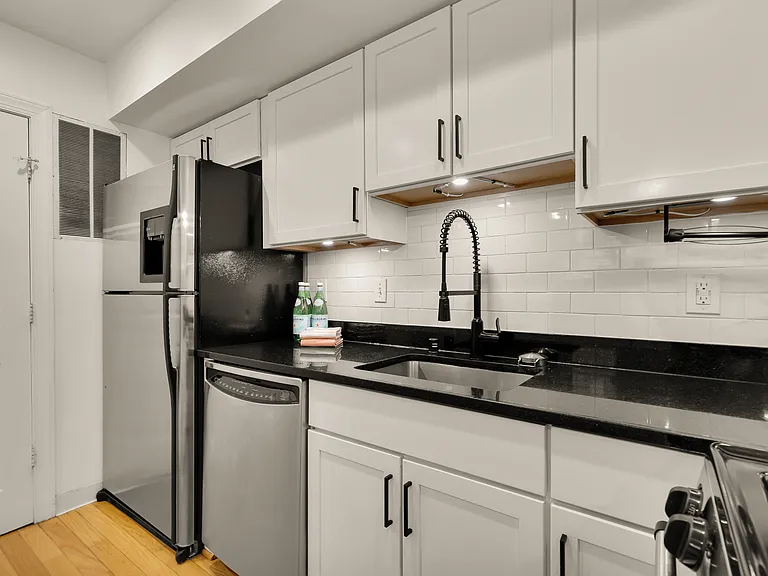 2432 Ontario Rd NW #1 — Photo 9