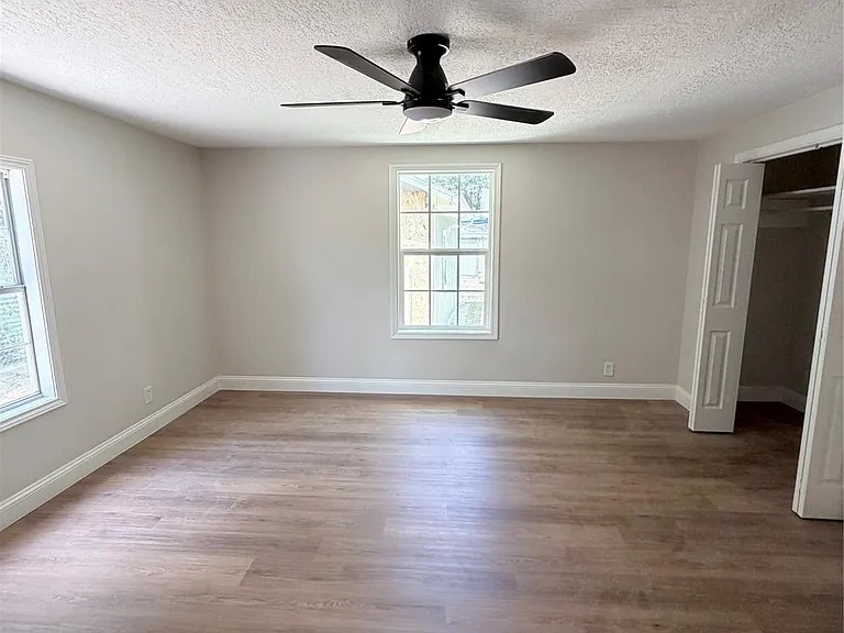 9532 E Avenue I — Photo 15