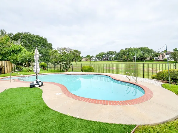 2106 Glenn Lakes Ln, Missouri City, TX 77459
