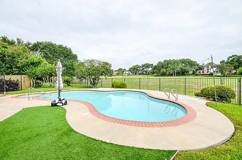 2106 Glenn Lakes Ln Photo 1