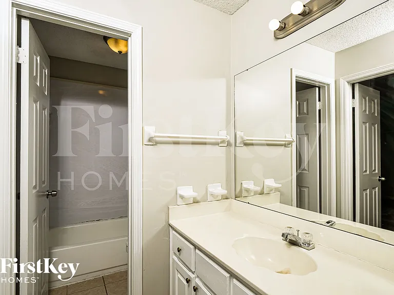 3758 Rippling Creek Ln — Photo 11