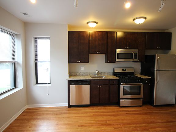 4th image of 2438 W North Shore Ave #1