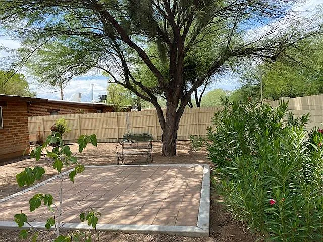 E Blacklidge Dr — Photo 22