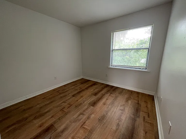 2701 NE 10th St #307 — Photo 10
