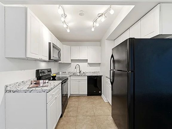 5th image of 2375 Walton Blvd Unit 8