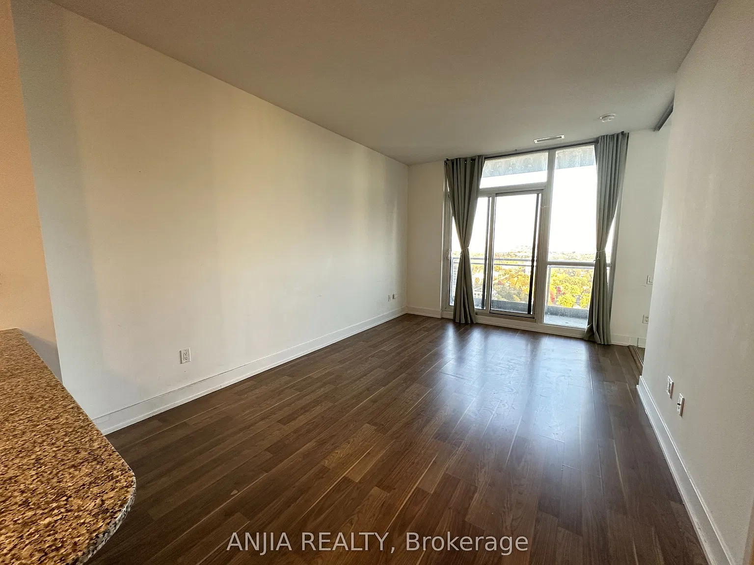2 bed, $2,350 — Photo 2