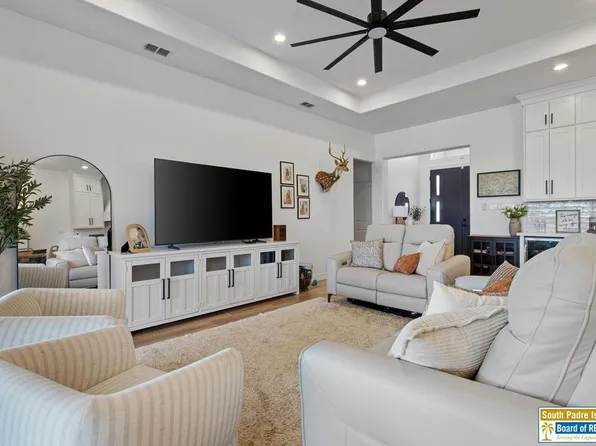149 Torrey Pines Dr, Laguna Vista, TX 78578