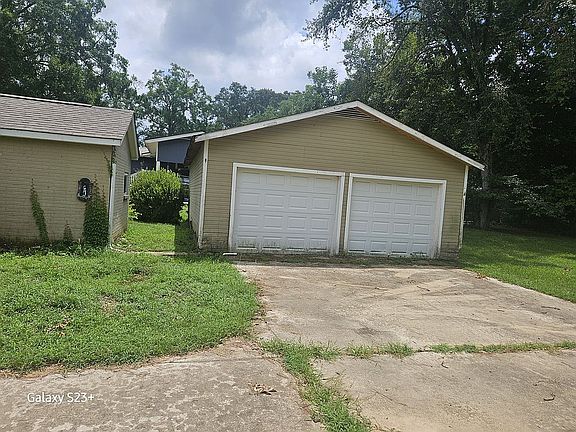 2nd image of 202 4th St NW