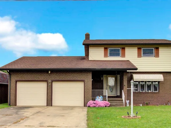 7227 Maple St NW, Malvern, OH 44644