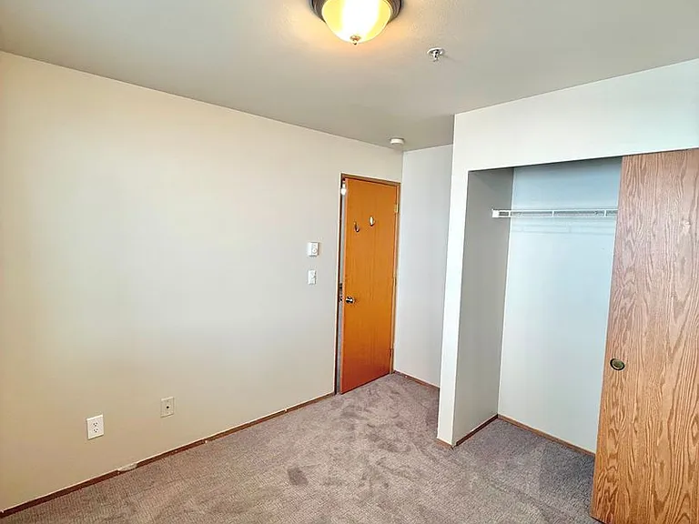 Montlake Villas — Photo 18