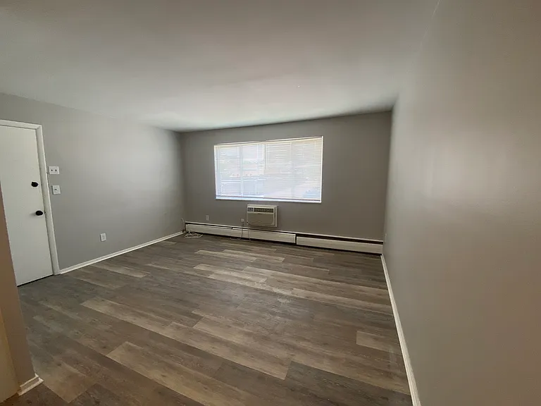 Creekside Apartments — Photo 28