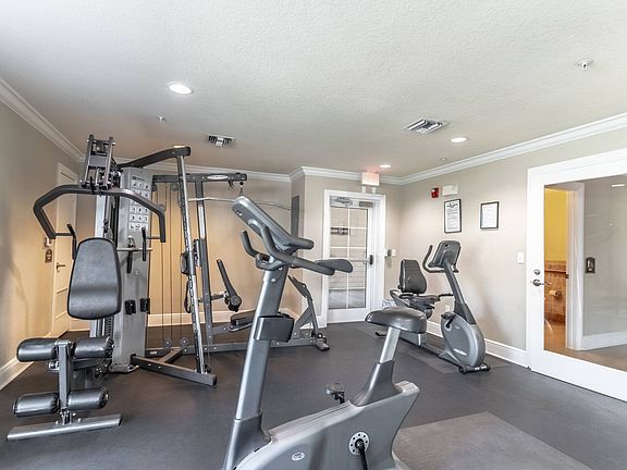 5th image of 450 Fontana Cir #5-211