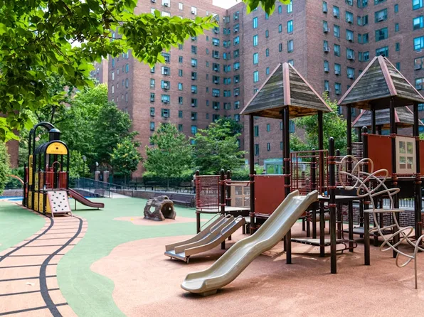 5 Peter Cooper Road image 13 of 17