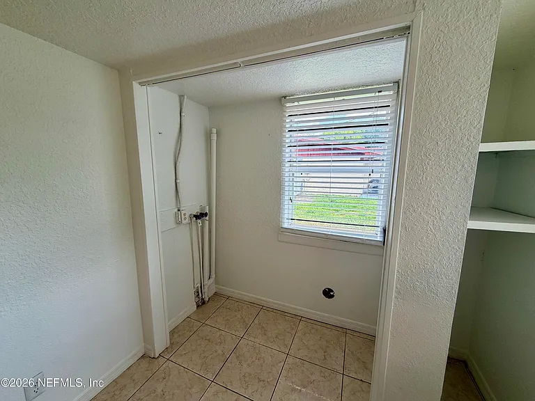 5903 Droad St — Photo 3