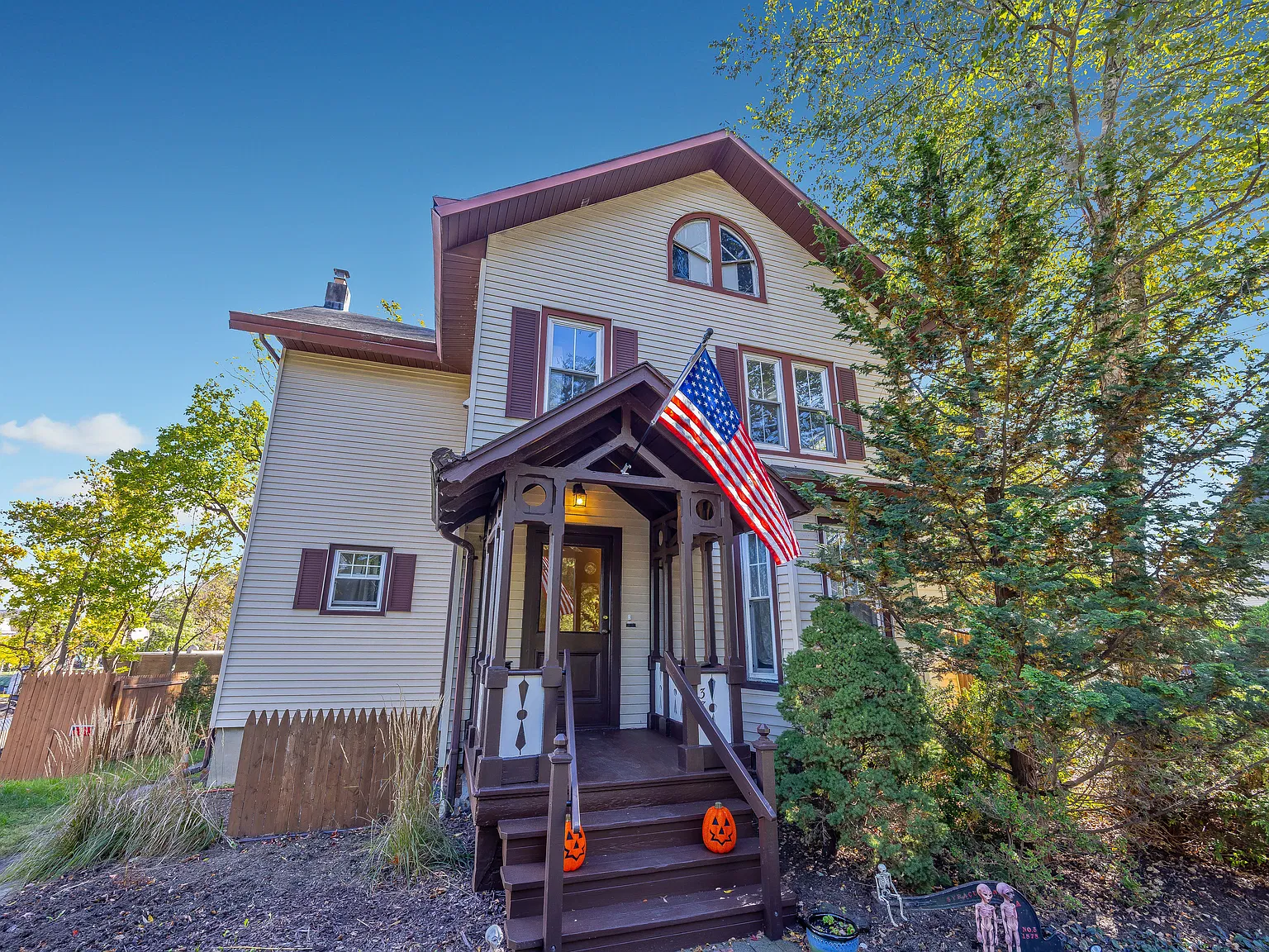 2 bed, $2,500 — Photo 1