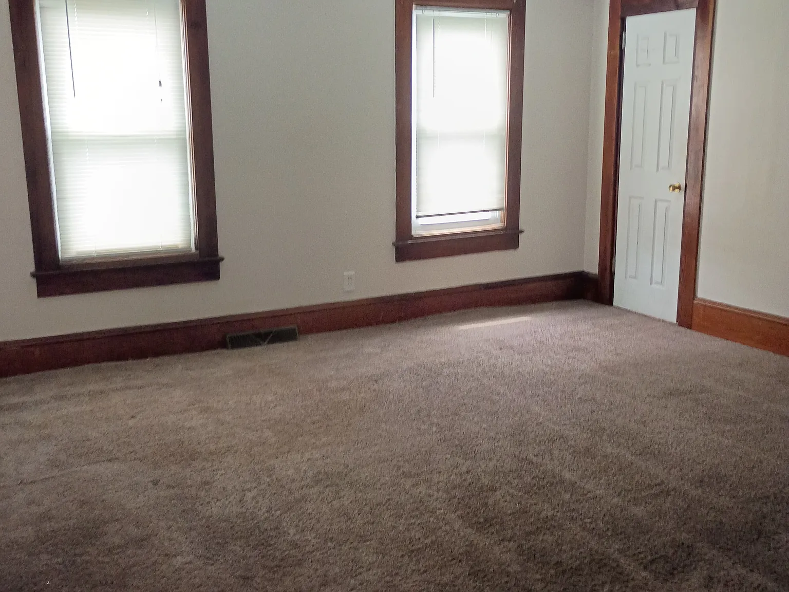 5 bed, 1794 sqft, $1,500 — Photo 3