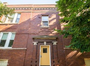 2038 W School St APT 2E, Chicago, IL 60618