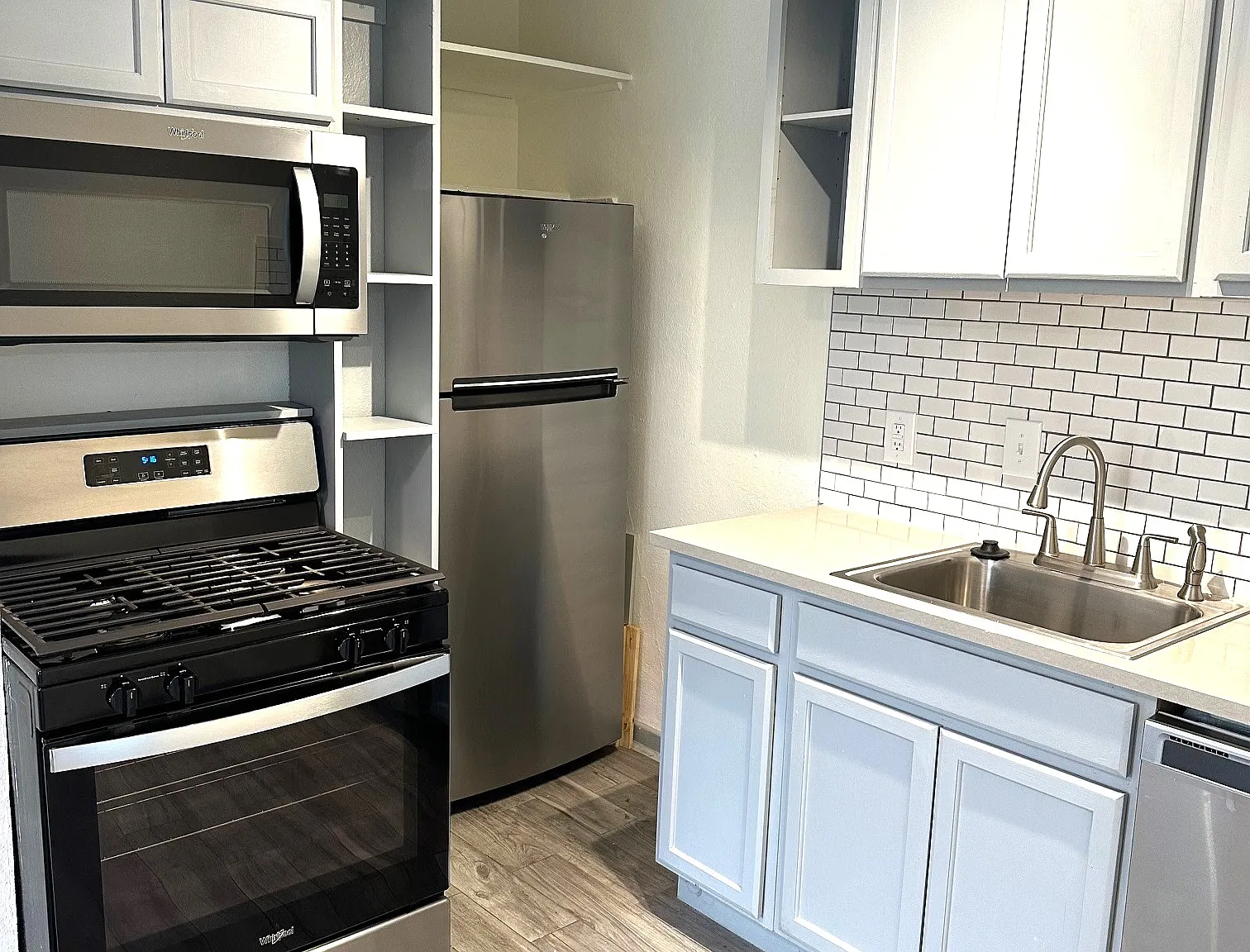Studio, 520 sqft, $1,145 — Photo 3