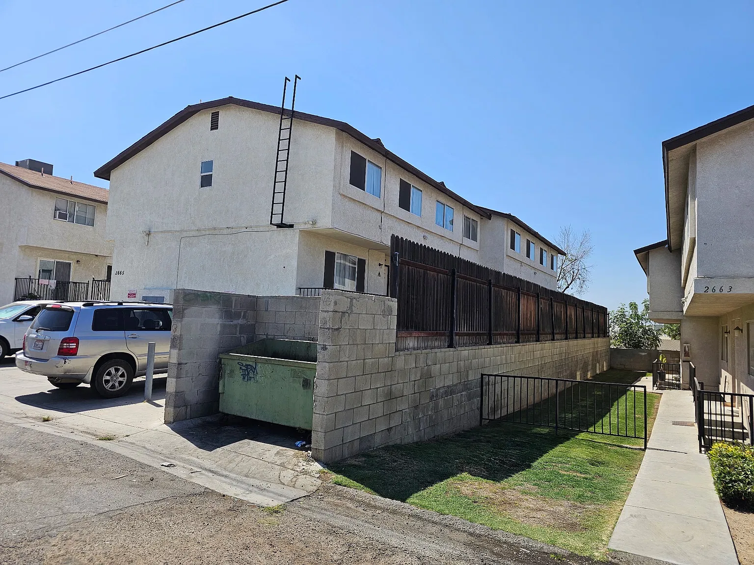 3 bed, 2.5 bath, 1211 sqft, $1,600 — Photo 1