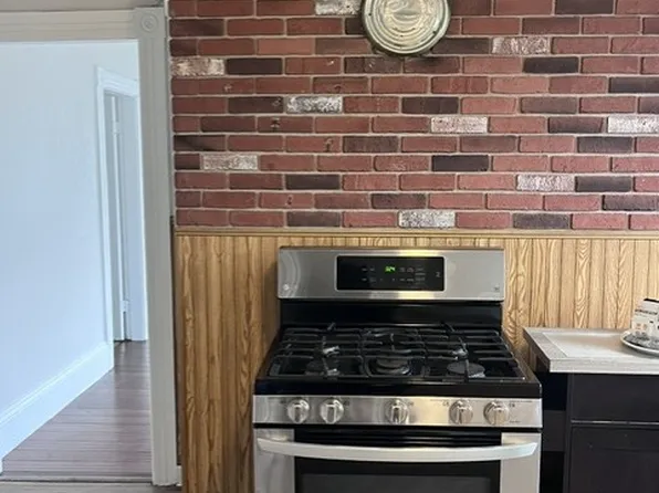 89 Gage St, Worcester, MA 01605