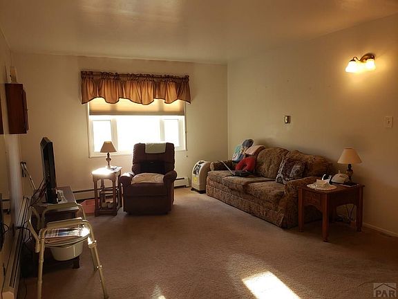 3rd image of 38 Dundee Ln