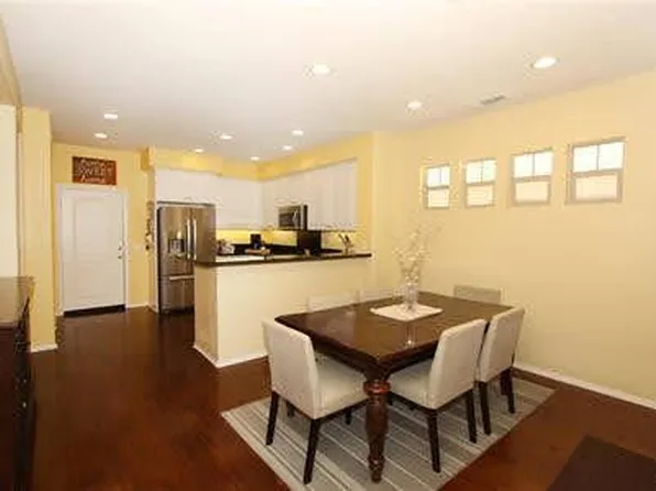 843 E Mountain Way, Azusa, CA 91702