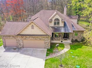 9841 Kier Rd, Holly, MI 48442