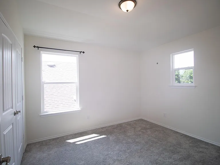 2105 Ebony Dove St — Photo 18
