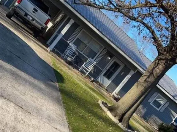 300 W Becky St, Clarkton, MO 63837