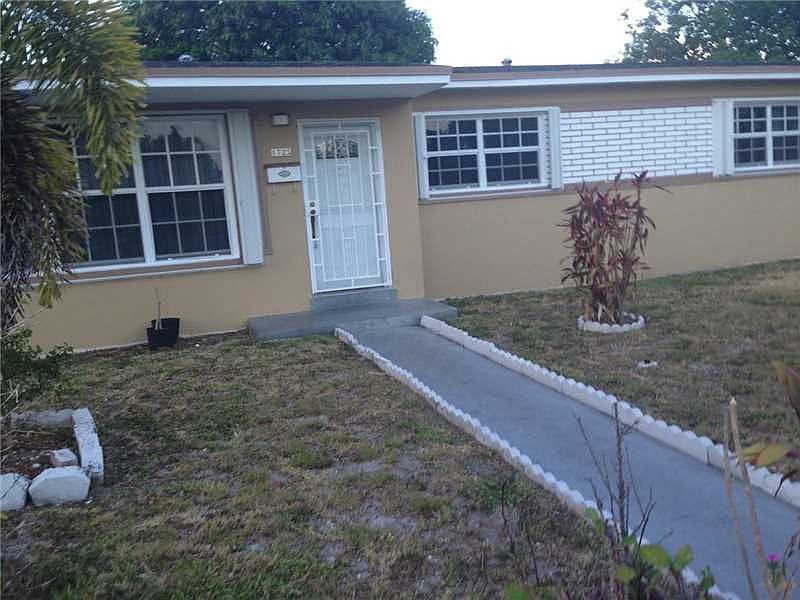 1st image of 1725 NW 190th Ter