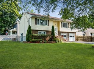 6 Reaville Ct, Parsippany, NJ 07054