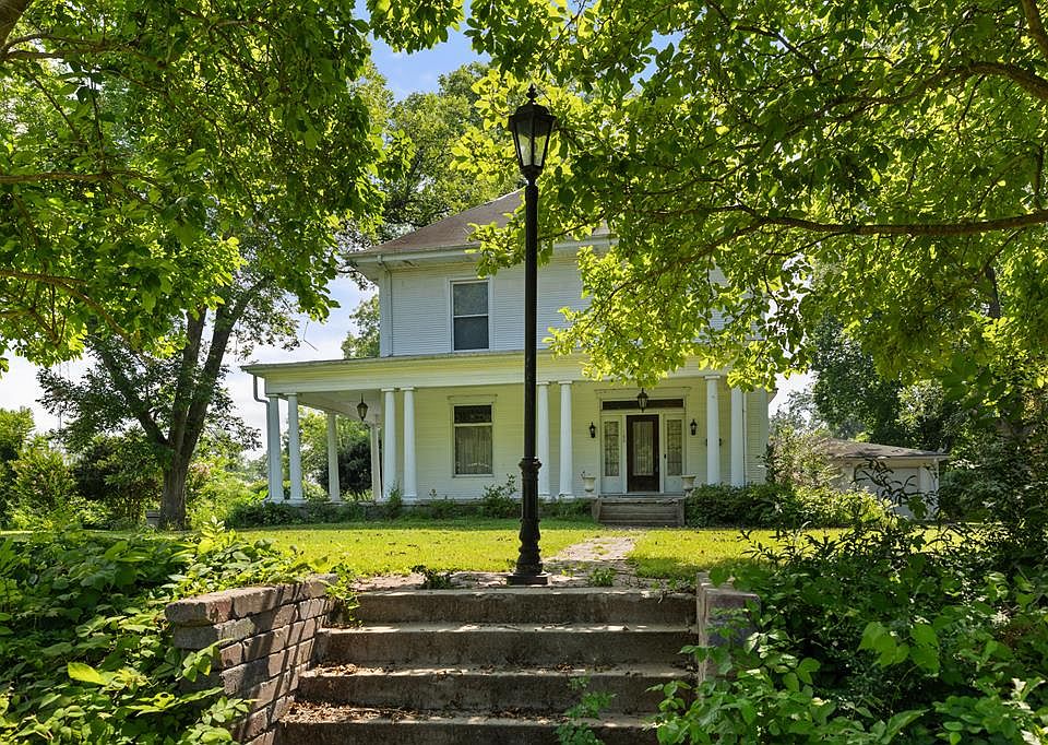 1st image of 169 Cypress Ave