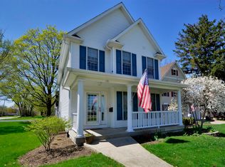 131 S 11th St, St Charles, IL 60174