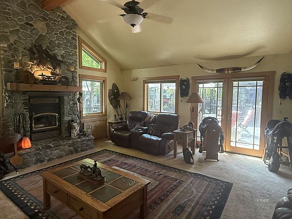 3rd image of 320 Airport Rd