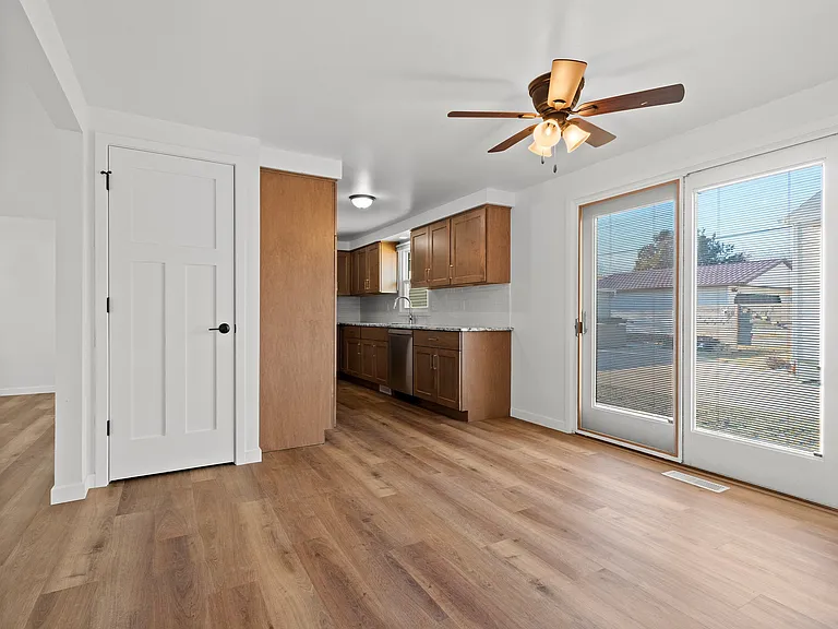 915 Park St — Photo 10