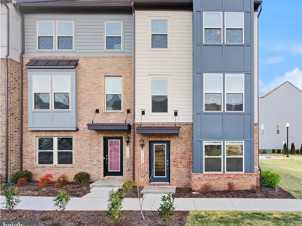 2124 Glacier Rd, Herndon, VA 20170