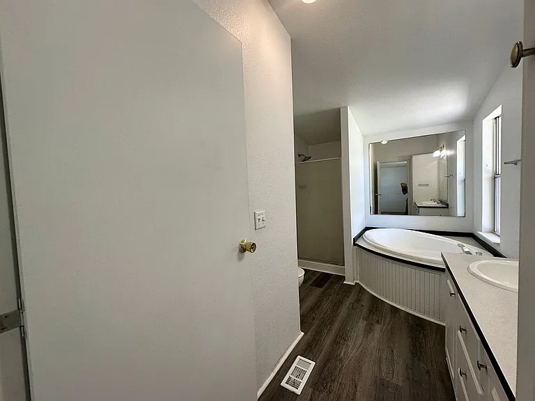 4655 NE Elliott Cir — Photo 18