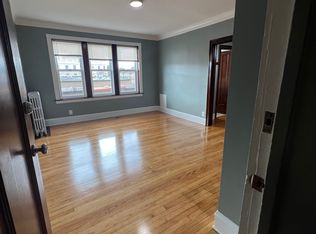 3940 W 59th St #205, Chicago, IL 60629