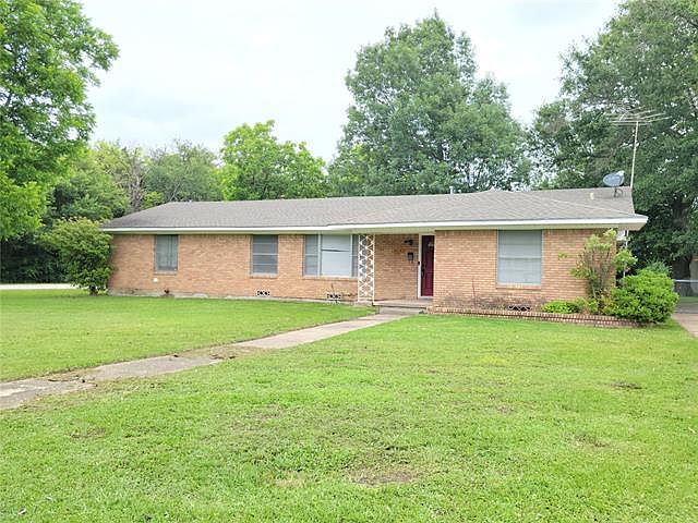 1st image of 814 Eulalia Dr