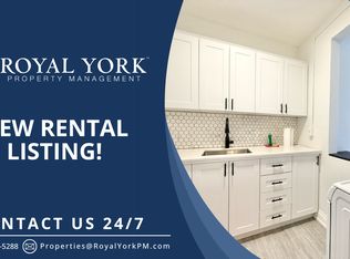 37 Mericourt Rd #211, Hamilton, ON L8S2N5